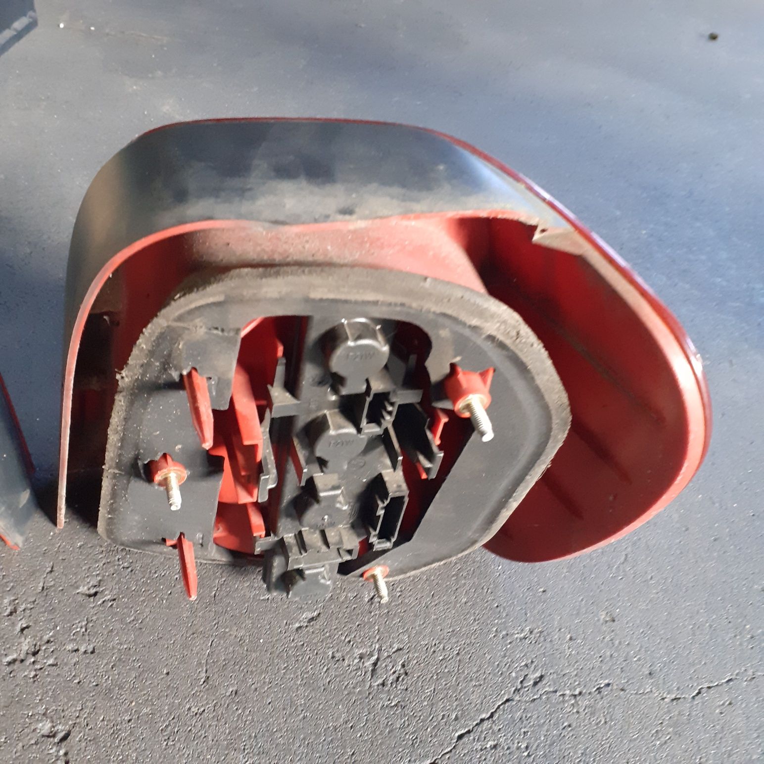Komplet lamp tylnych Volkswagen Polo III 6N