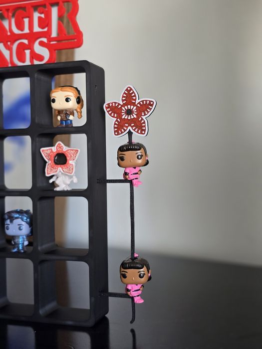 Expositor Stranger Things Funko POP Kinder JOY