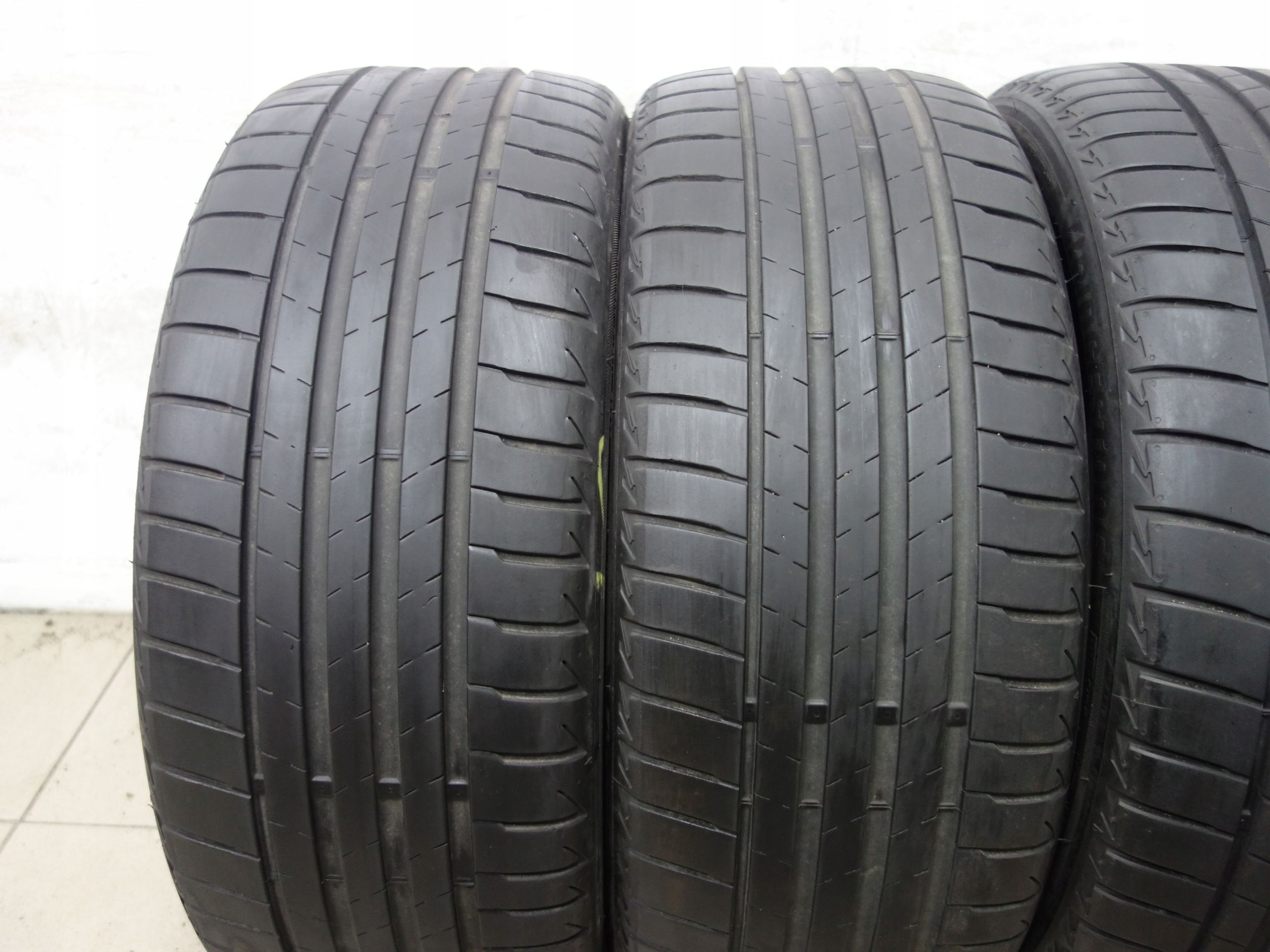 Opony letnie Bridgestone Turanza T005 225/40R19 93 W 2021r