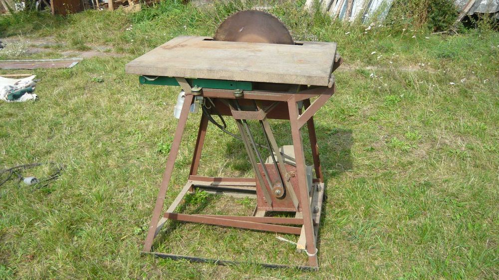 Piła tarczowa do drewna kłód opału krajzega 400V stołowa krejzega