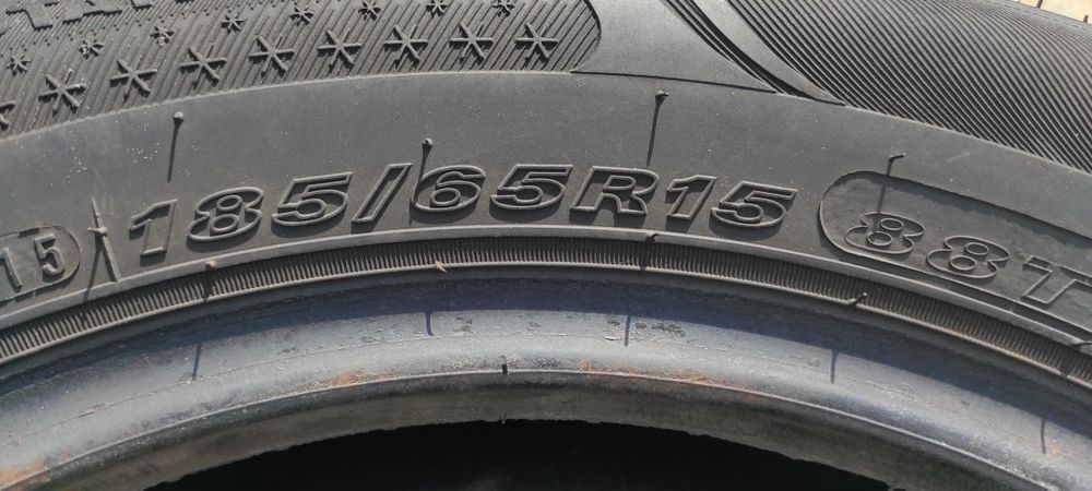 Opony zimowe z 2015r 6mm 185/65/15 Nexen N