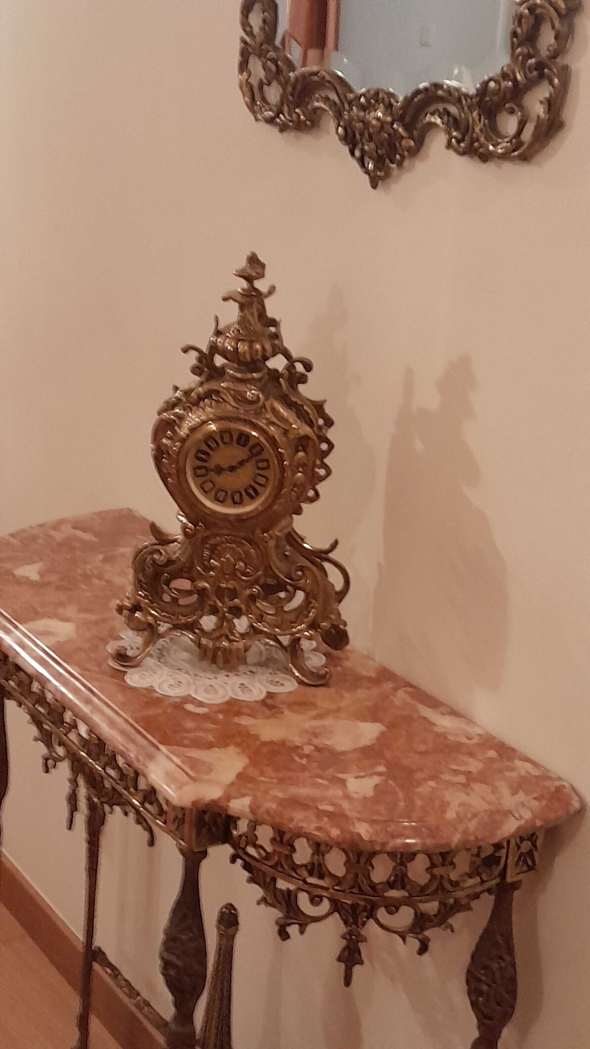 Mesa Metalica com acessorios