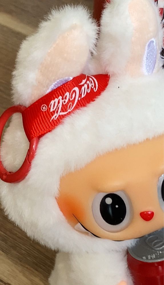 Лабубу кока кола