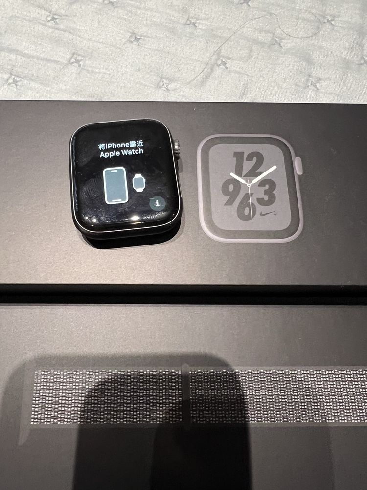 Apple watch 4 (44mm Nike )