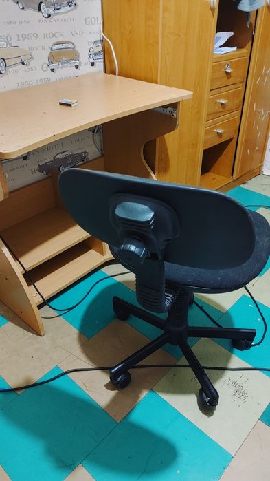 Комп'ютерний стіл,стул комп'ютерний