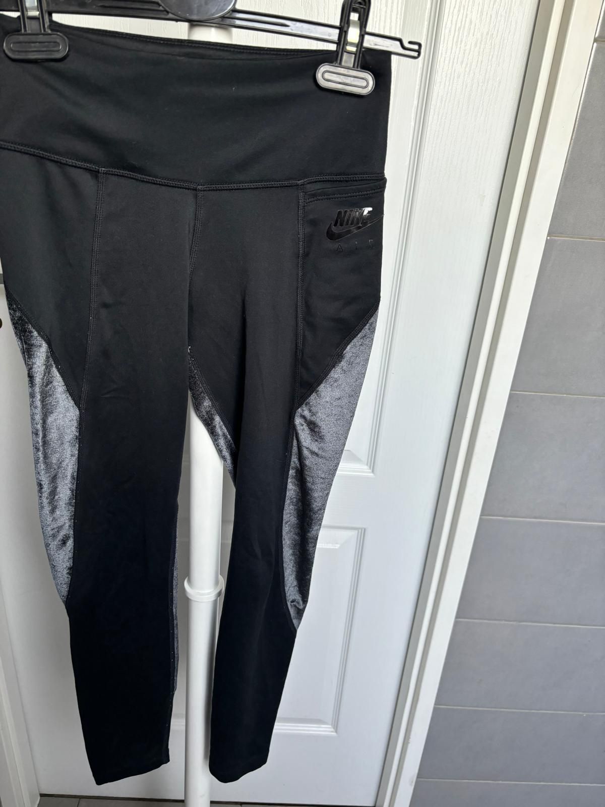 Nike leginsy fitness