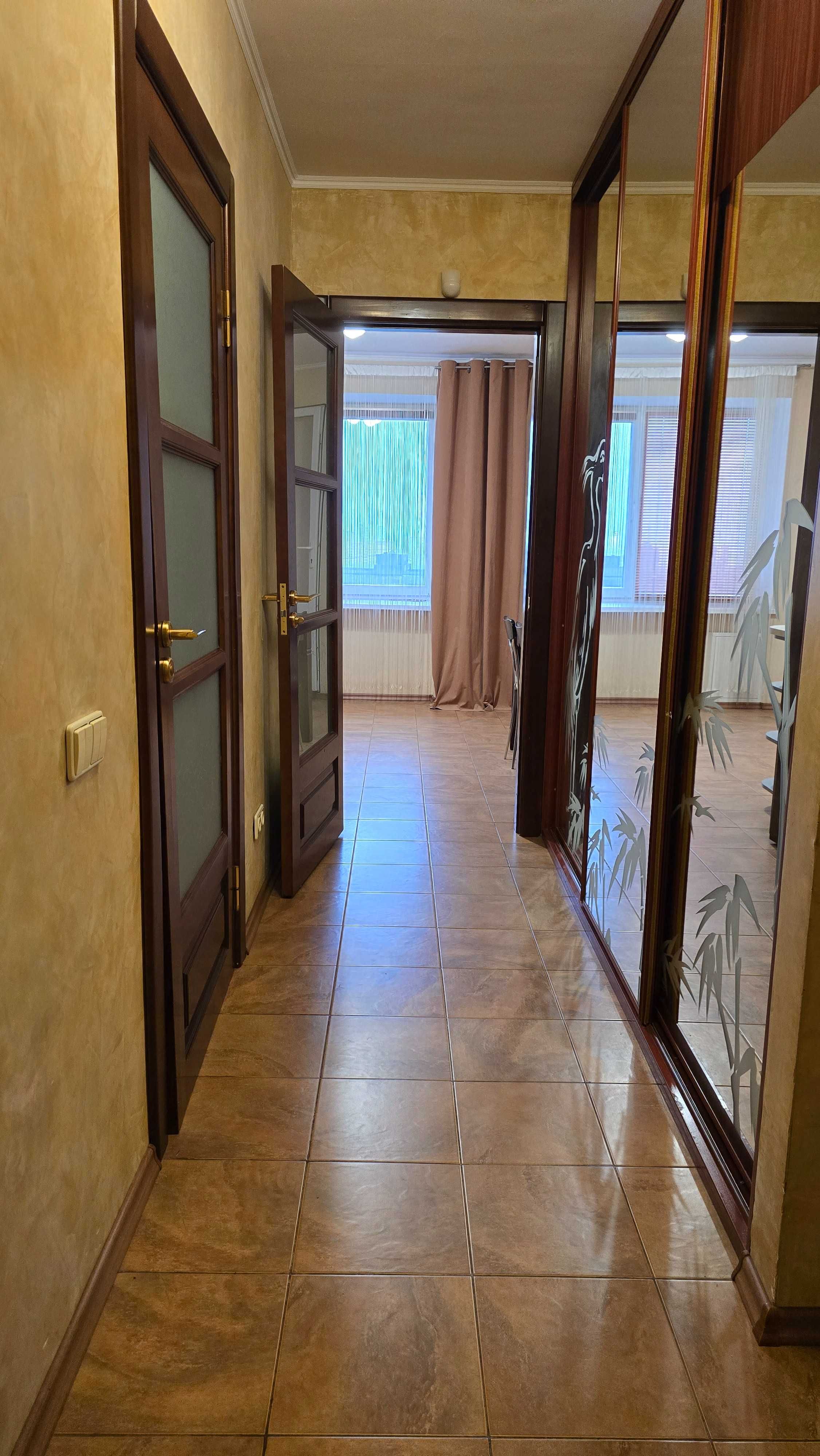 3-кімнатна квартира на Озерній