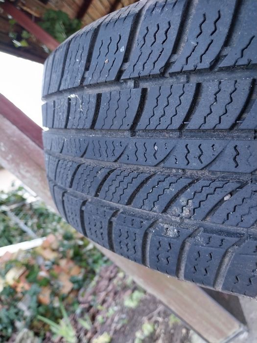 Komplet opon zimowych 205/55 R16 z felgami stalowymi