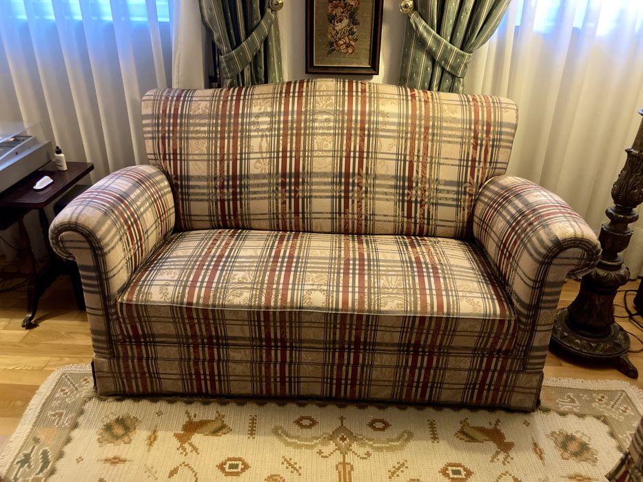 Conjunto sofa e 2 maples