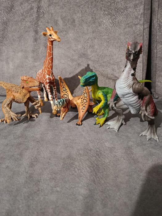 Figurki dinozaury