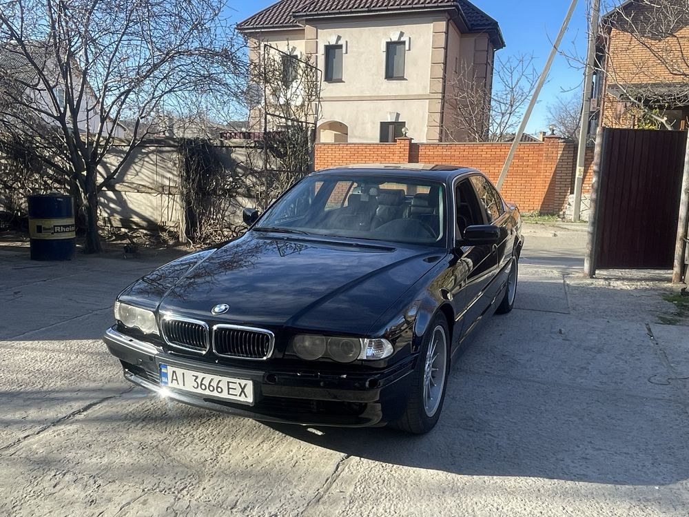 Продам BMW E38 2000г