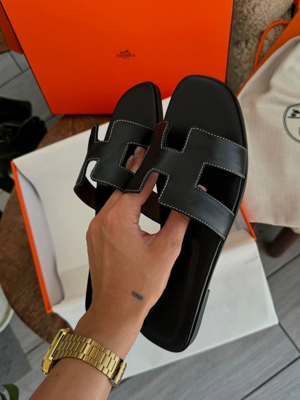 р36-41 Шльопанці Hermes Oran Black