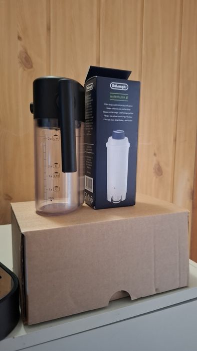 Ekspres ciśnieniowy DeLonghi Magnifica Evo ECAM290.61.B - Czarny