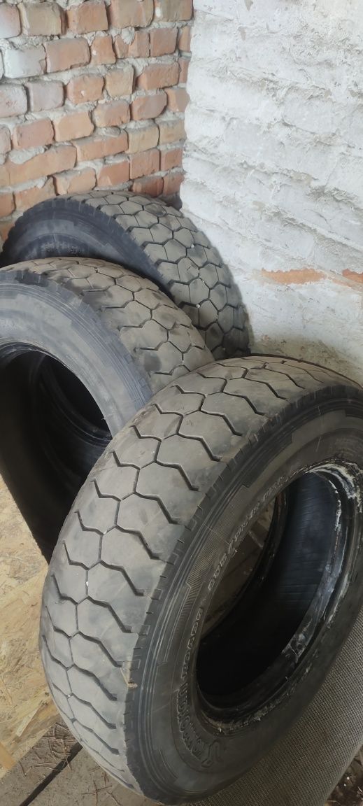 Резина Kormoran 235/75 R17.5 БУ