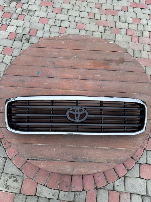 решітка land cruiser 100 оригінал