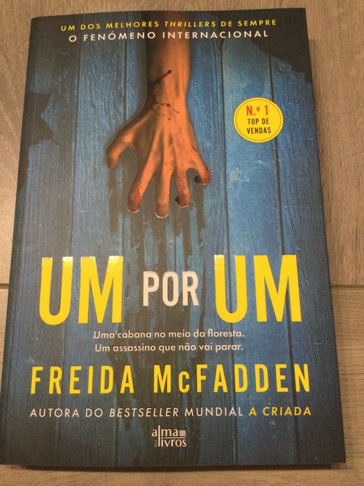 Um por um. Freida McFadden