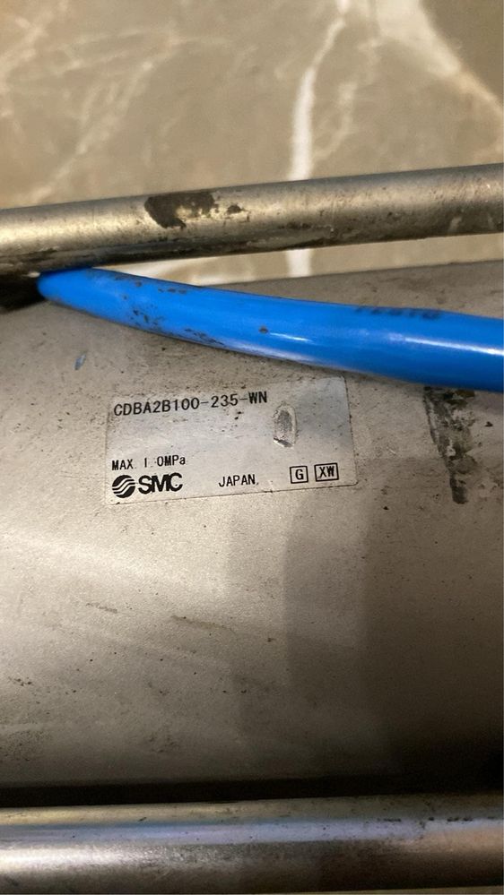 Siłownik pneumatyczny smc cdba2b100-235-wn