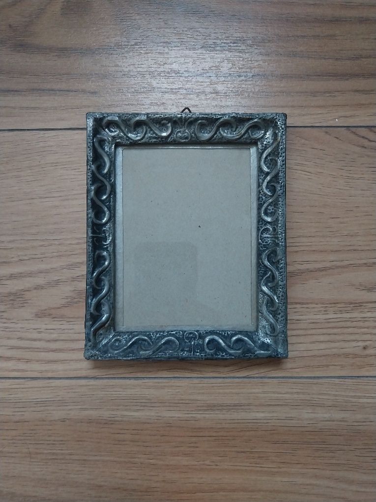 Moldura antiga estanho