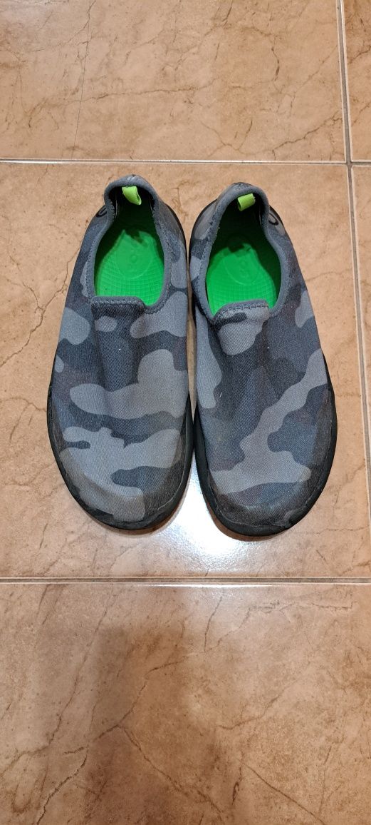 Слипоны Oofos кеды