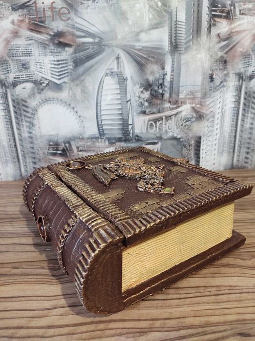 Книга-шкатулка "дракончик"