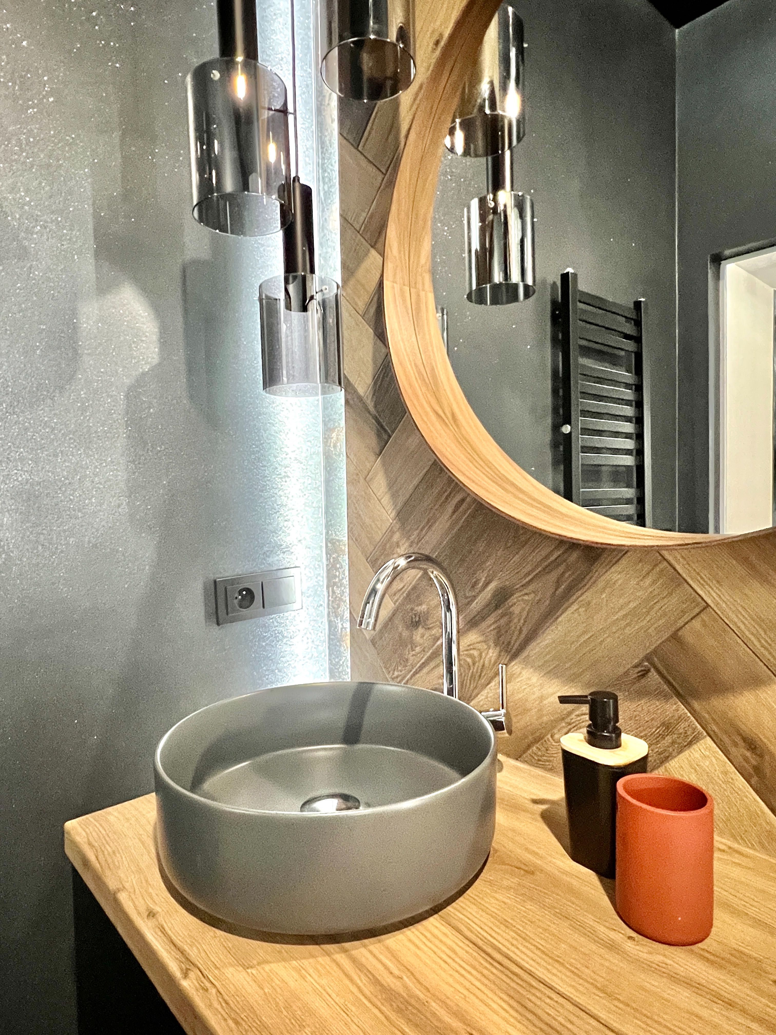 Przestronny apartament studio obok rynku!TOP lokalizacja!2-4 osoby M16