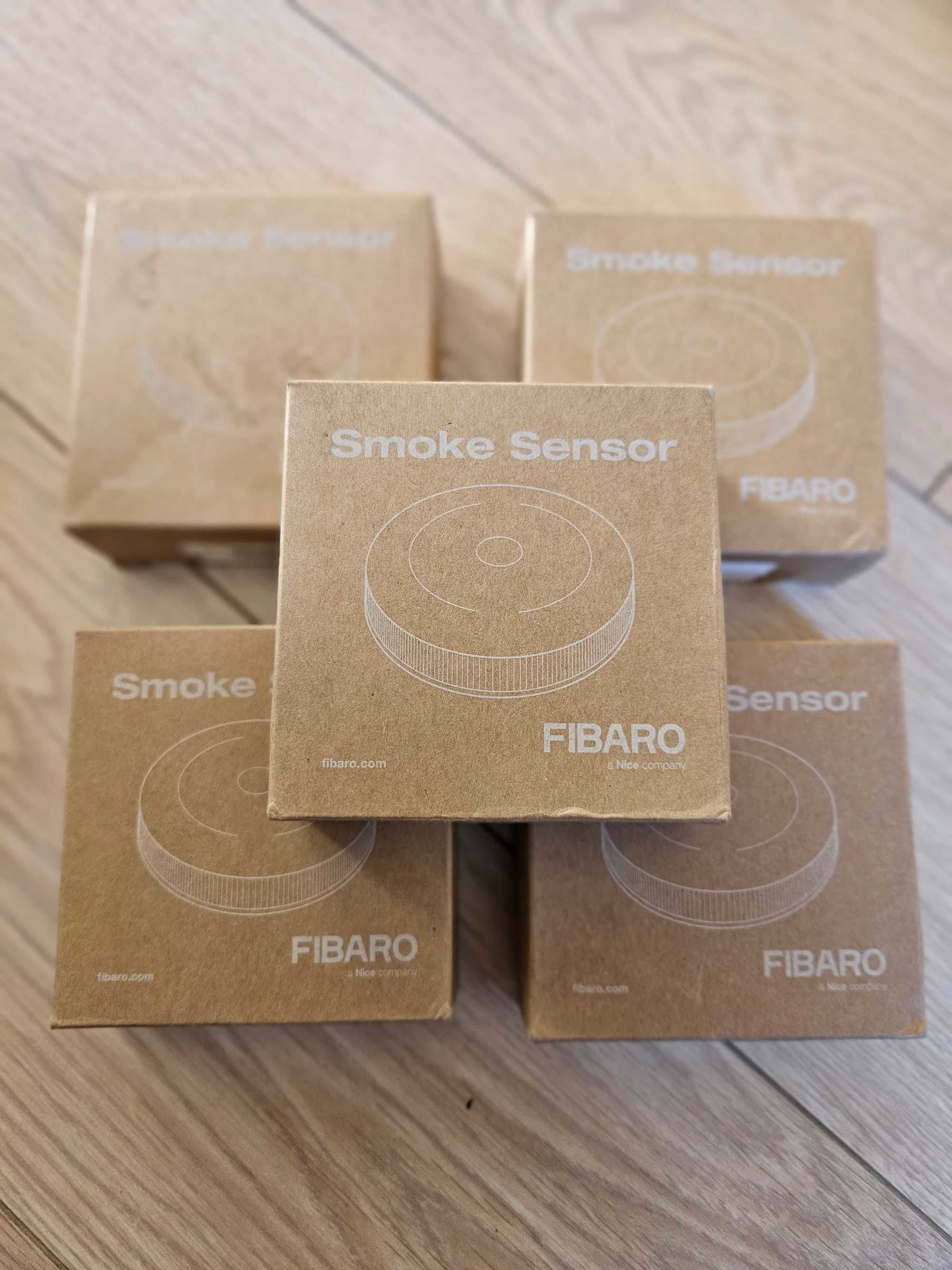 fibaro smoke sensor kilka sztuk i inne  fibaro