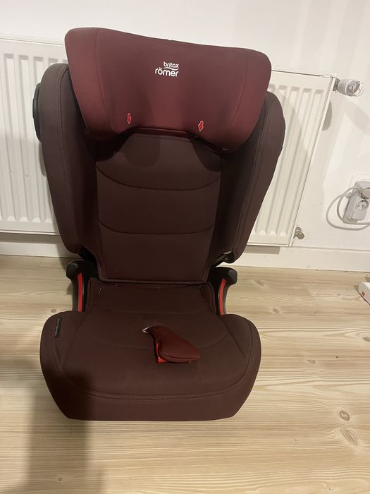 Fotelik samochodowy Britax RÖMER Kidfix III M Burgundy Isofix 15-36 kg