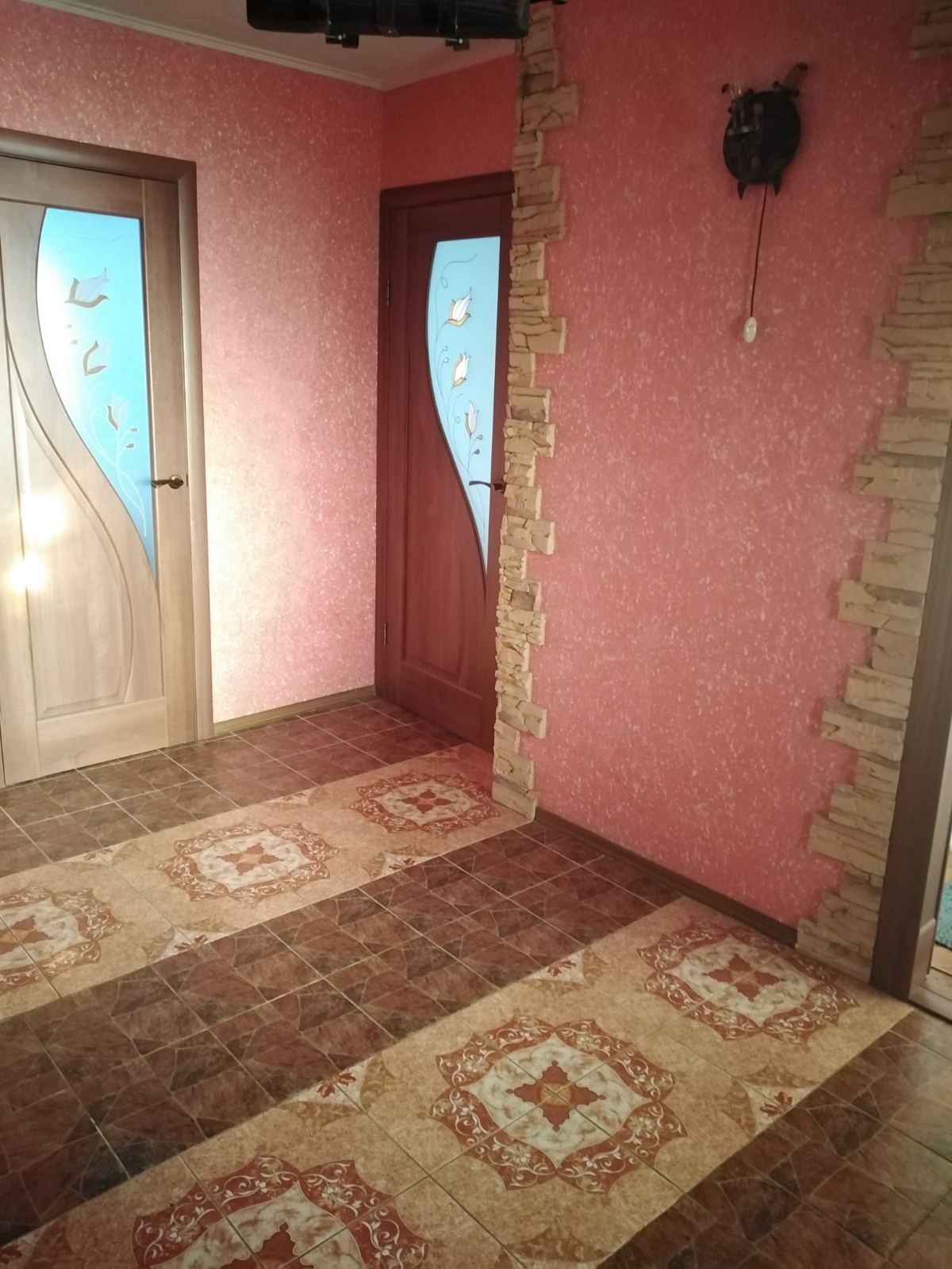 4 комнатная квартира, продам. 160 км .от Харькова.