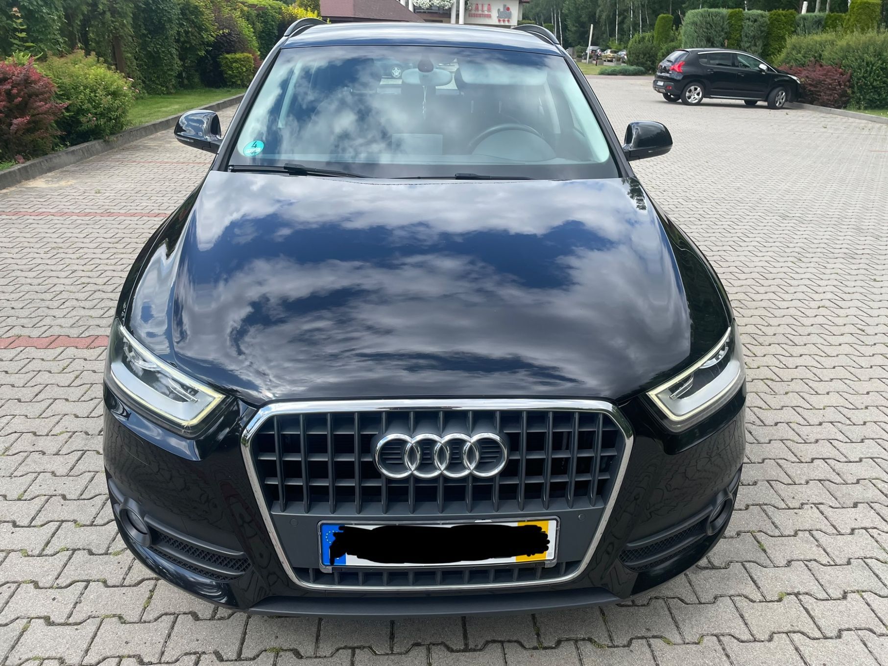 Audi Q3 150 km 2.0 Disel xsenon led nawigacja bardzo ładny świeży samochód