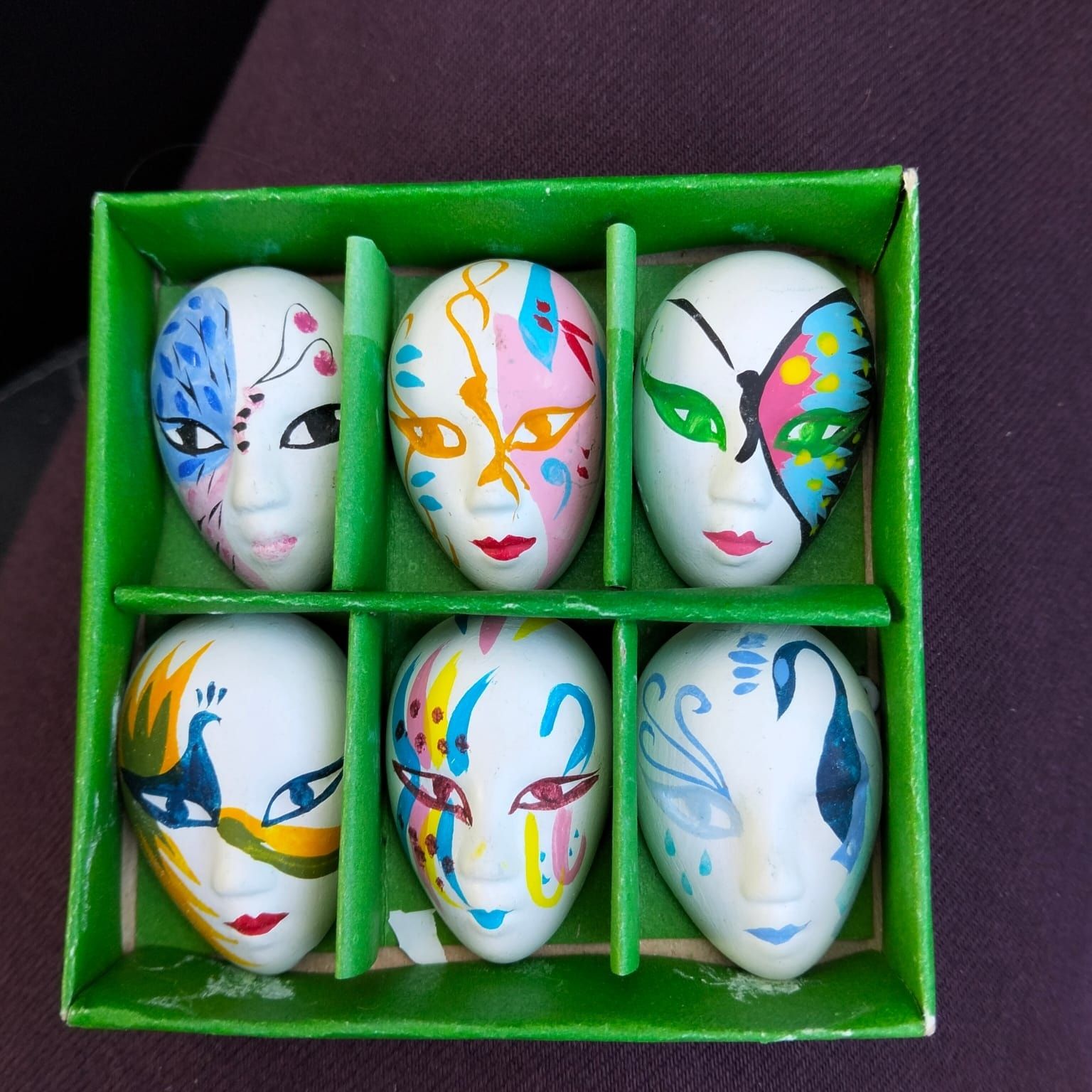 Conjunto de pequenas mascaras de carnaval