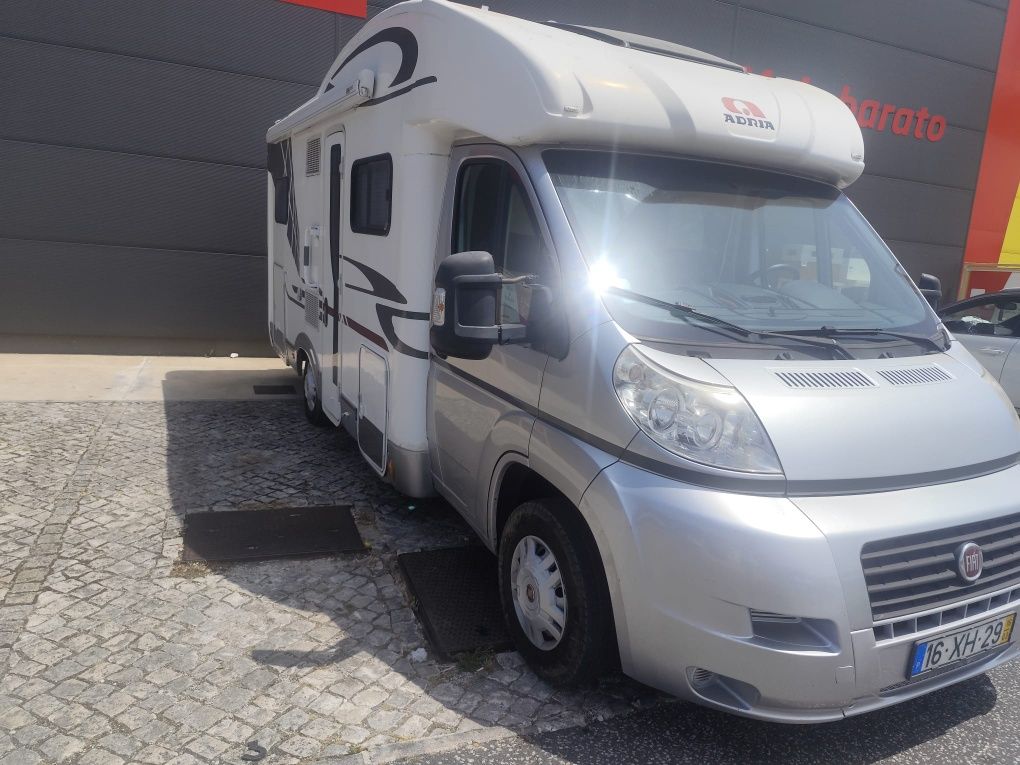 Autocavana adria matrix m 650 sf  perfilada 2016