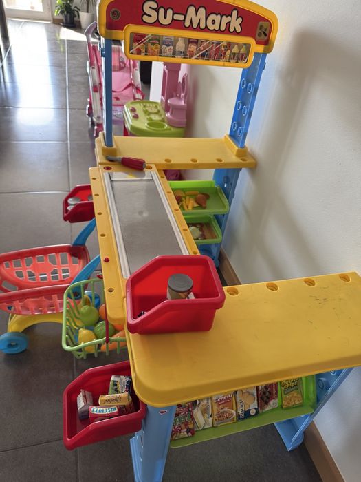 Supermercado de brincar com maquina registadora, carro de compras..