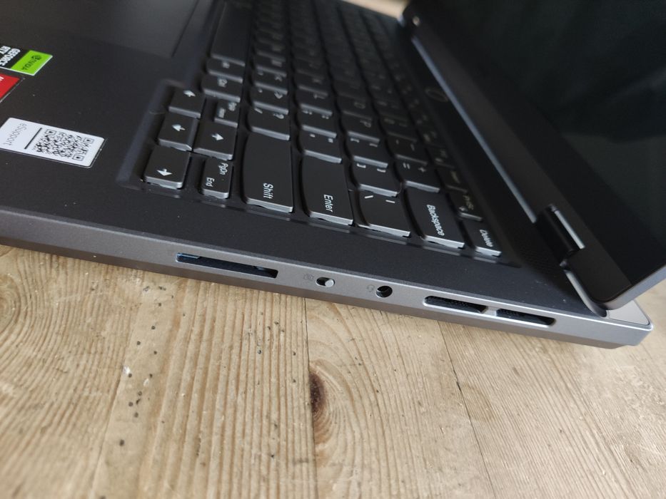 Lenovo Legion Slim-5-14APH8 120-Hz 2.8K-OLED