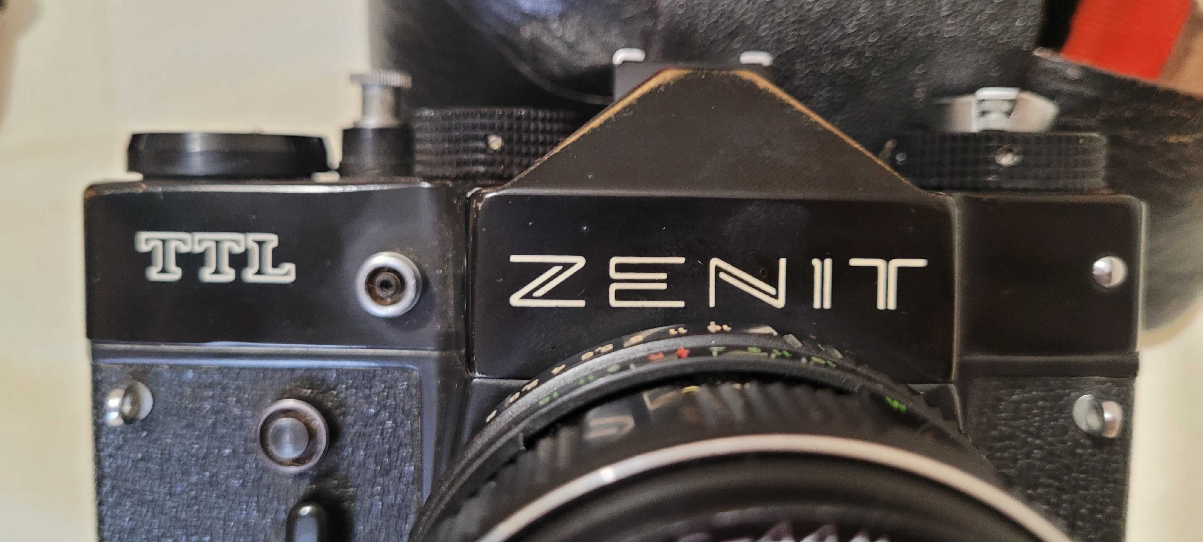 Sprzedam zabytkowy aparat fotograficzy Zenit TTL obiektyw Helios