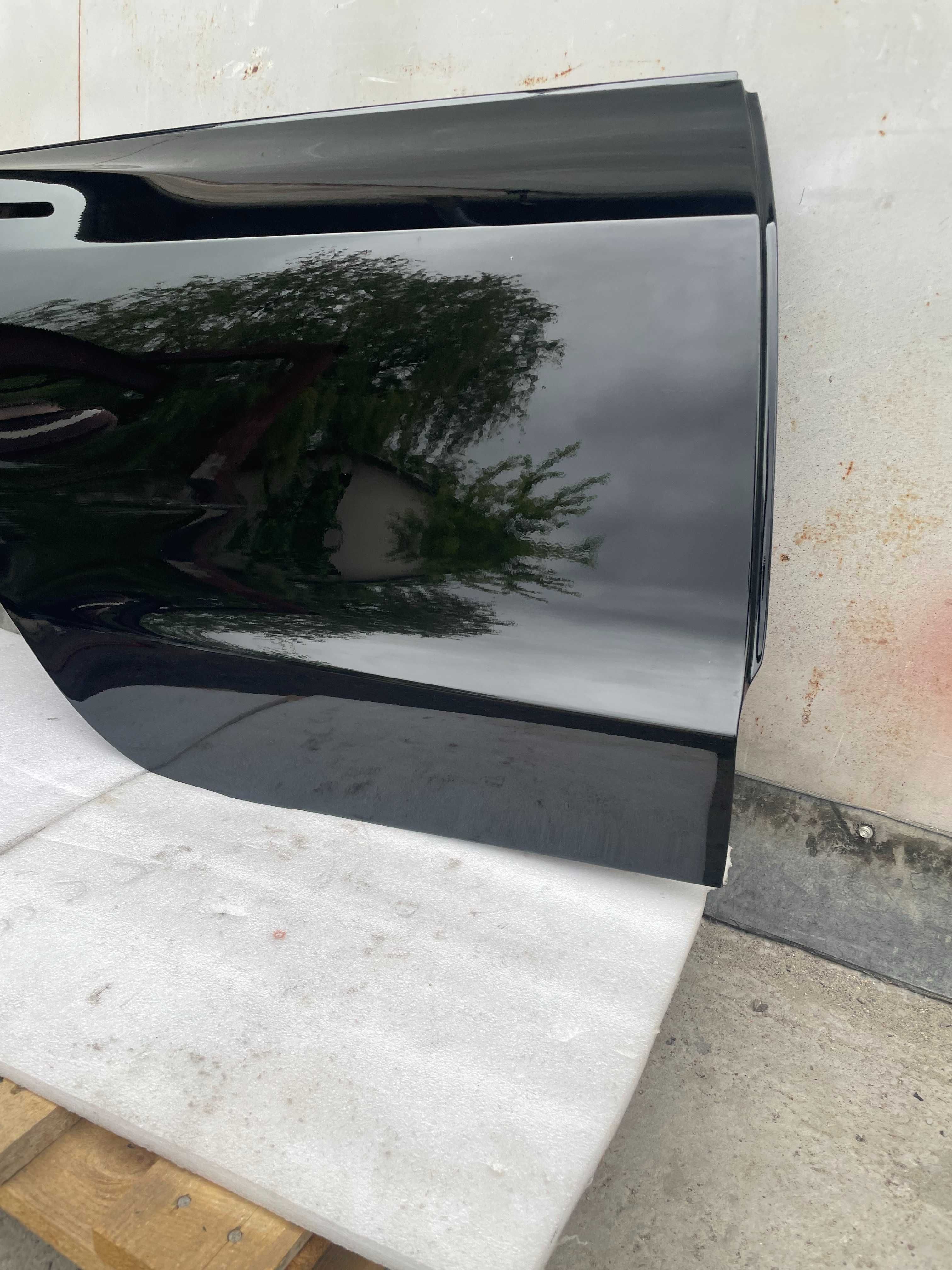 Двері праві зад Tesla model 3 двері тесла модель 3 задні праві