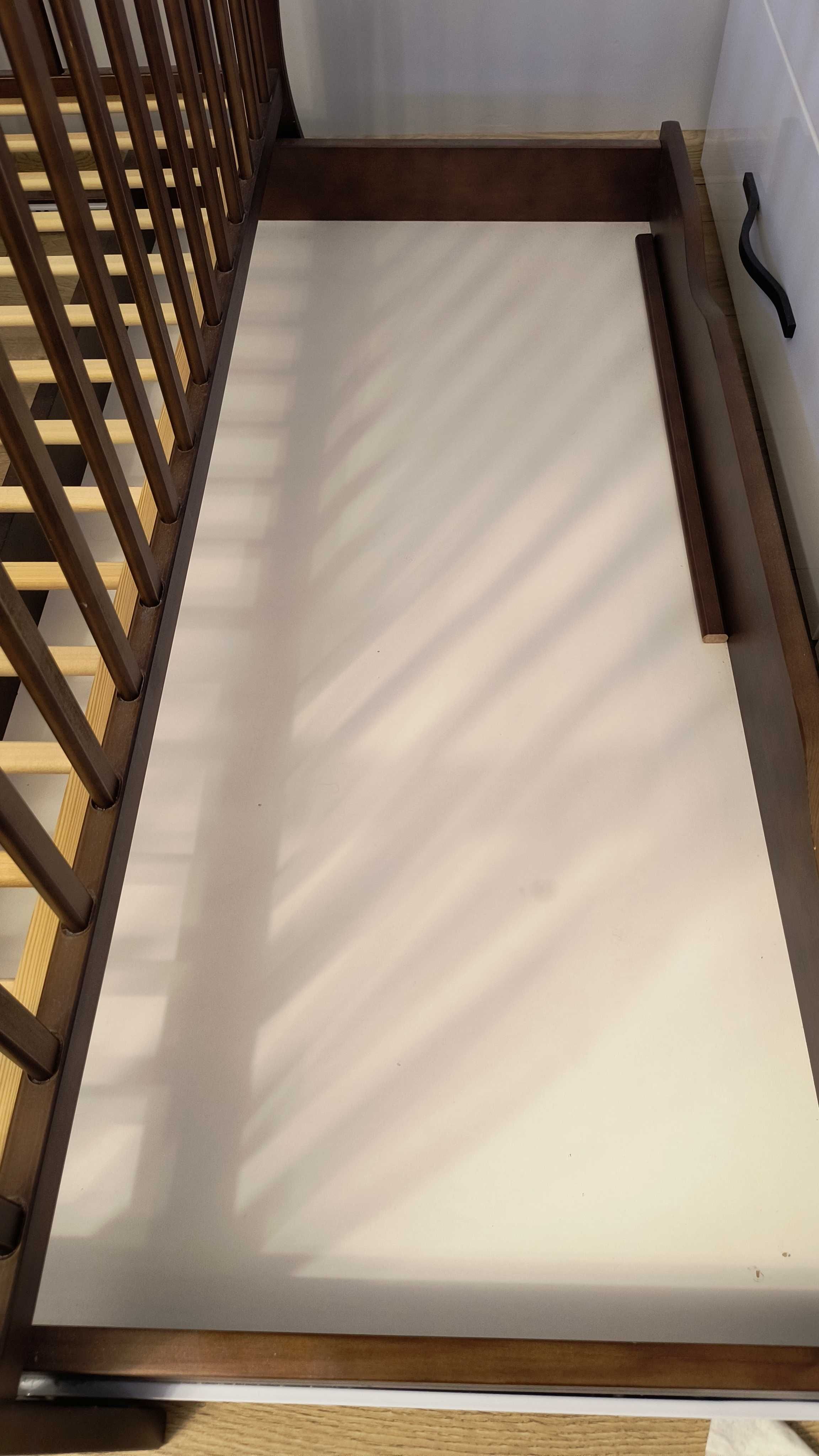 Łóżeczko Julia z szufladą i funkcją tapczanika 120x60