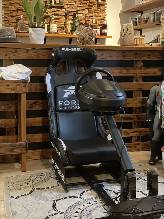 Baquet playseat + Volante e pedais Thrustmaster