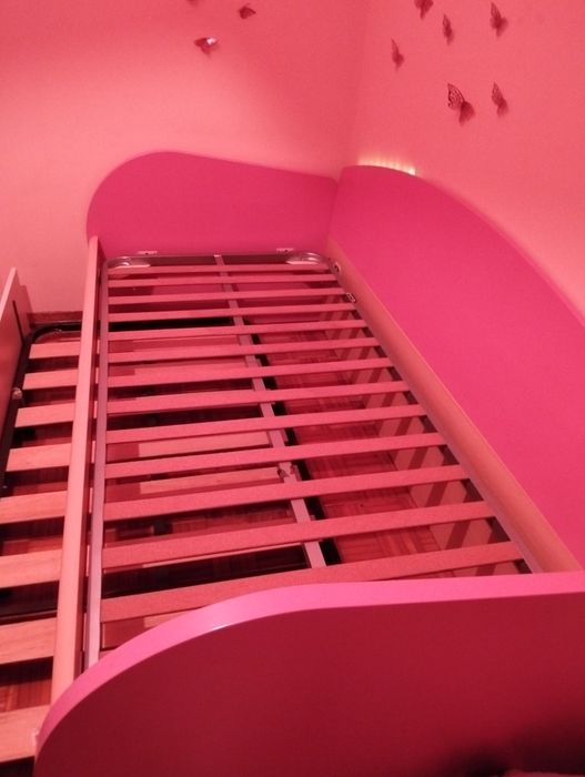 Cama dupla com 1 colchão