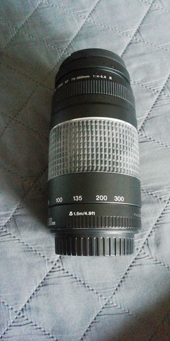 Objetiva CANON EF 75-300mm f/4.0-5.6 III - Preto