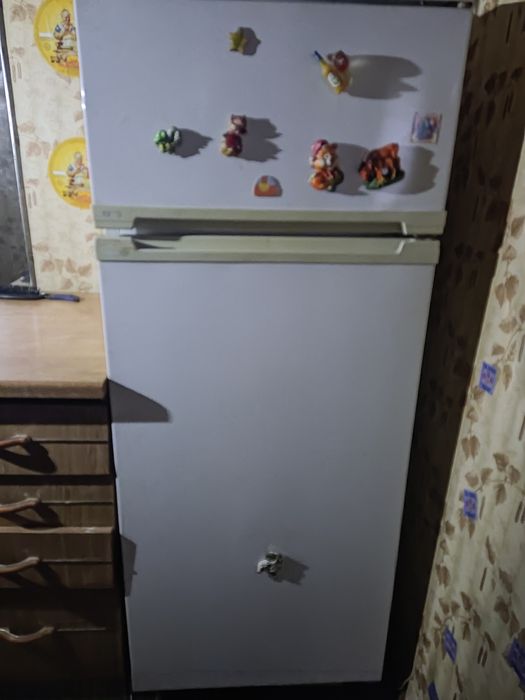 Продам холодильник б/у