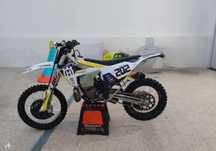 Mota em enduro excelente estado