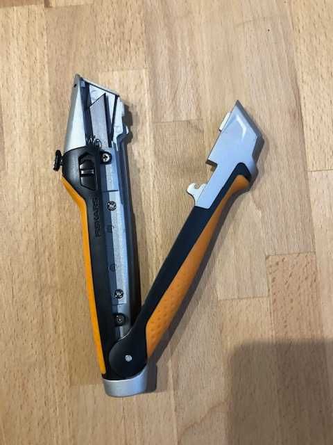 Ніж для гіпсокартону Fiskars Pro CarbonMax