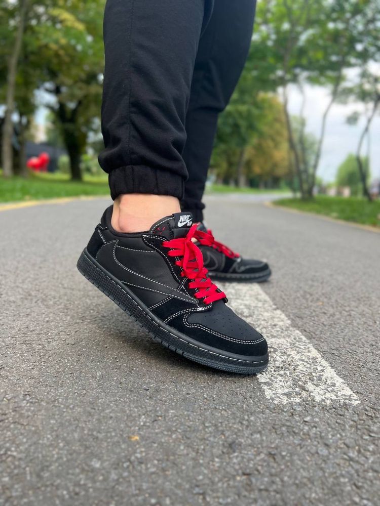 кросівки Air Jordan Retro 1 Low x Travis Scott OG 'BLACK PHANTOM' 44,4