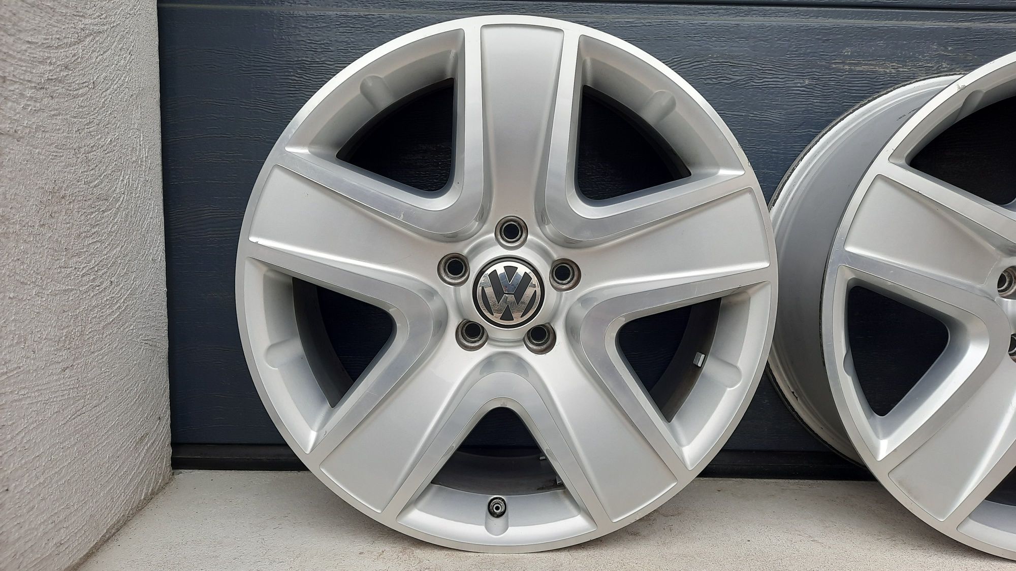 4x Alufelgi 18" VW Tiguan Passat Sharan Touareg