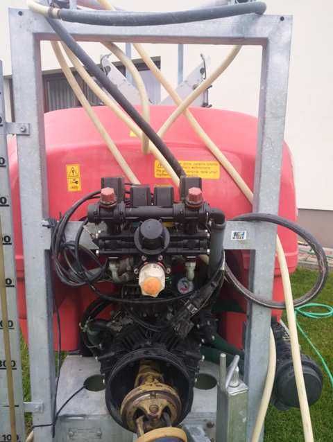 Opryskiwacz sadowniczy Moskit 1500l