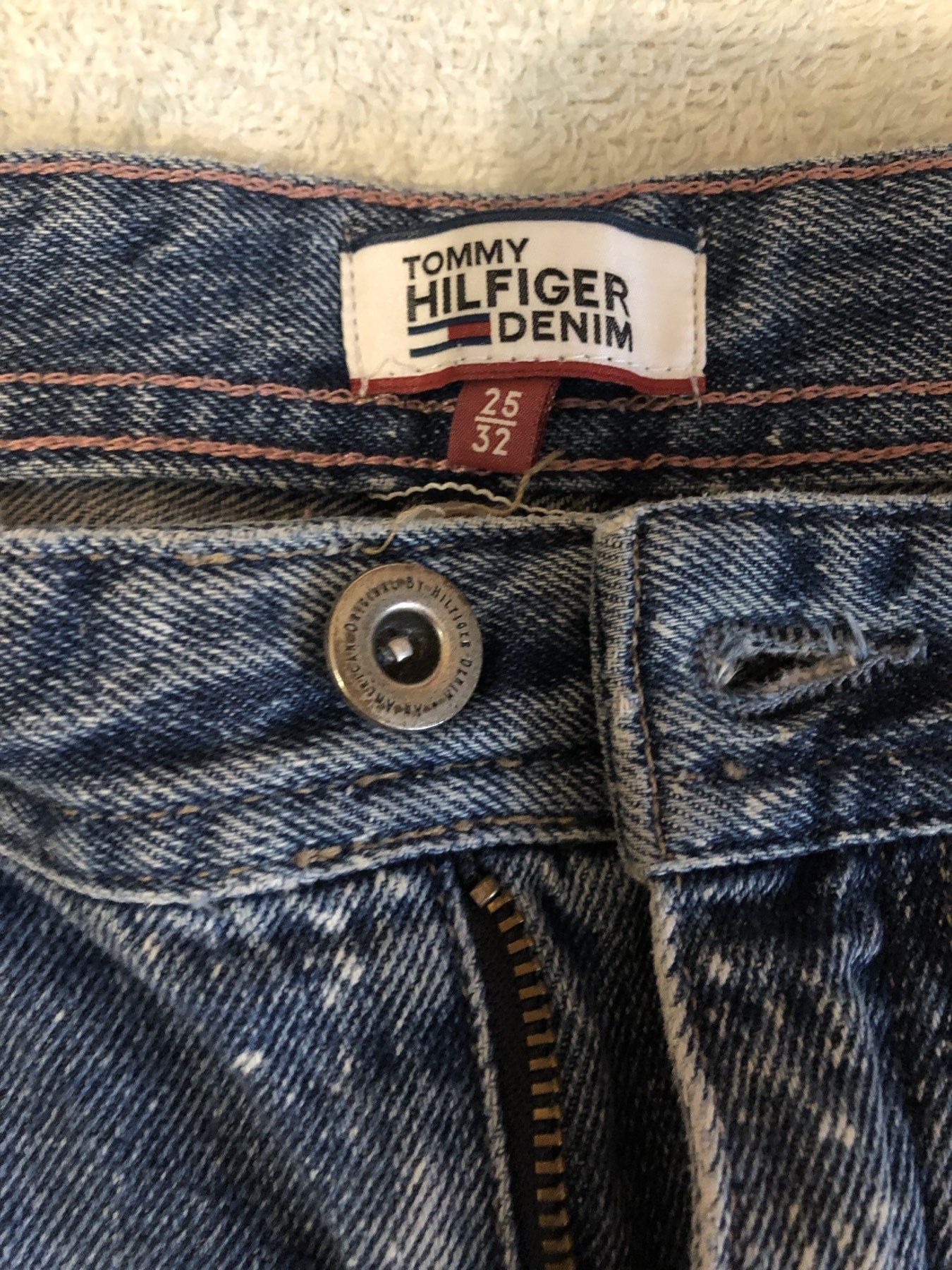 Джинсы р 25 Tommy Hilfiger