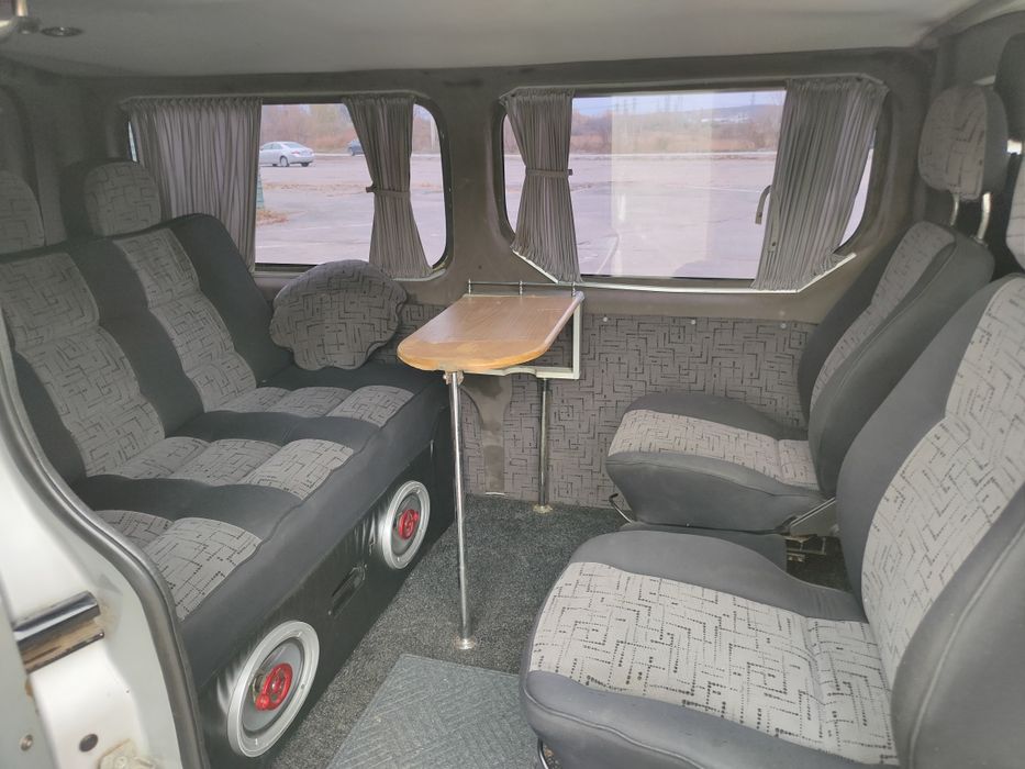 Renault Trafic LONG 1,9 пассажир 7+1