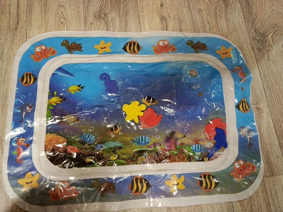 Дитячий розважальний водяний коврик.