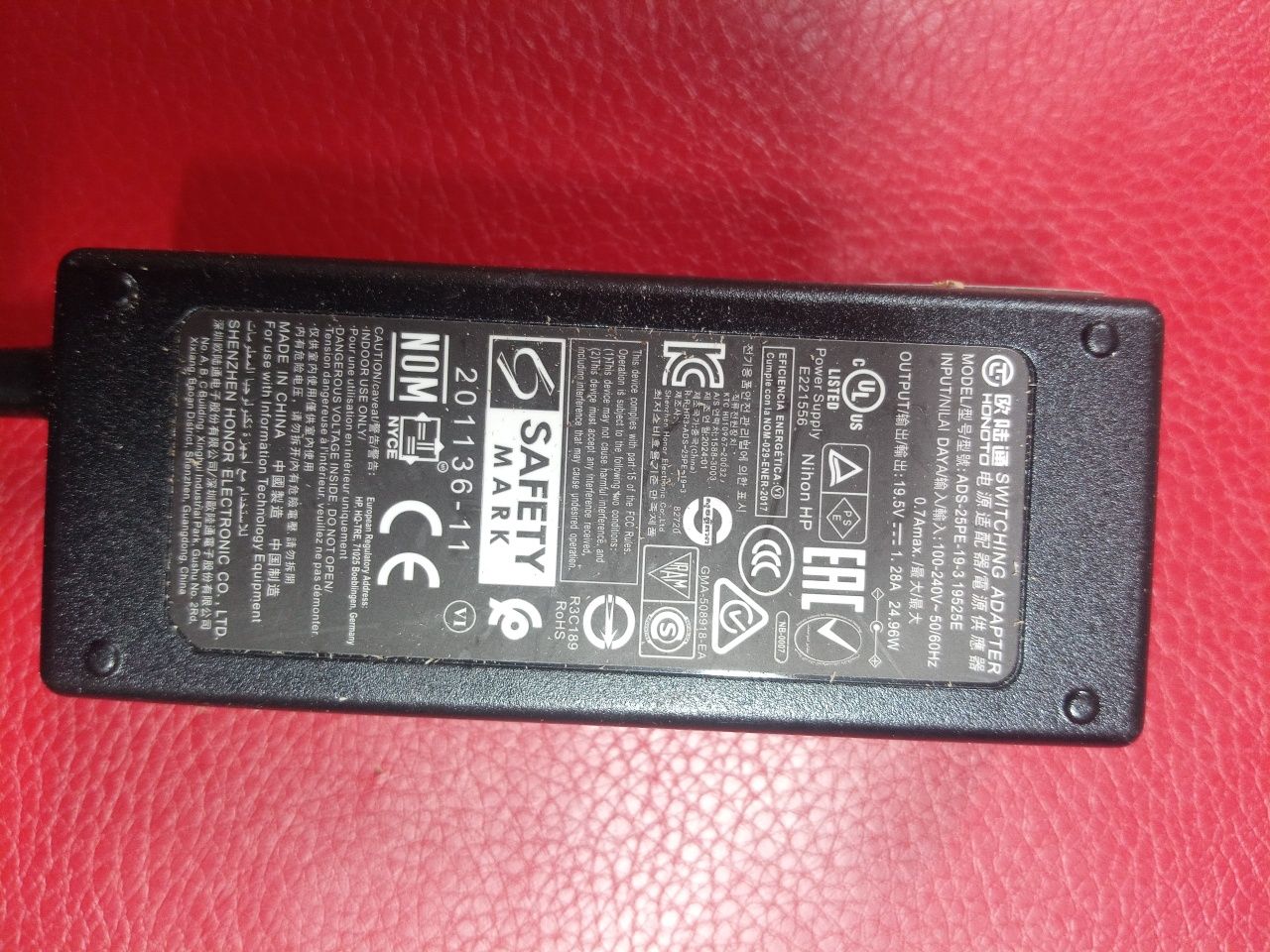 Honoto 19.5V 1.25A 25W оригінал блок живлення