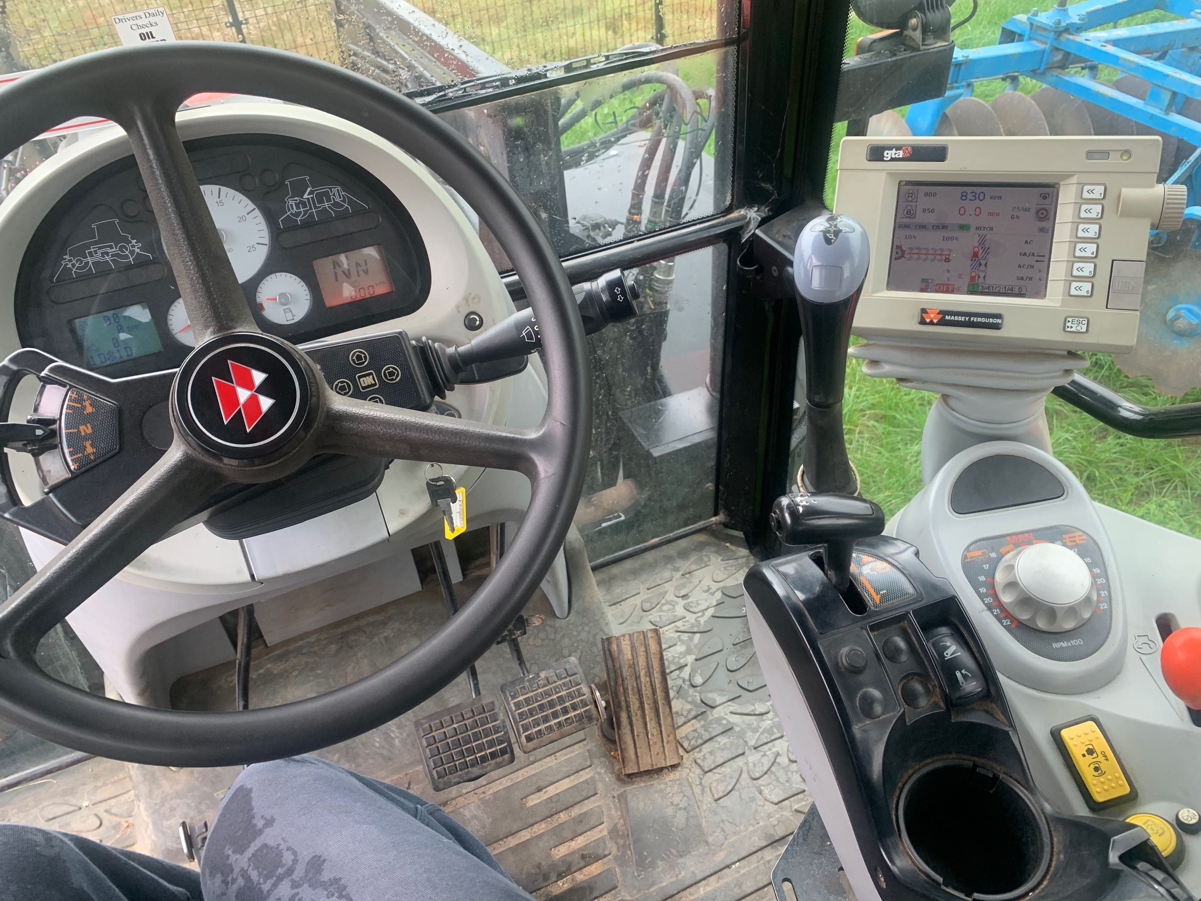 Massey Ferguson 6470